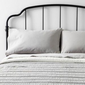 Hearth & Hand Full/Queen Quilt Comforter Dark Gray & Cream